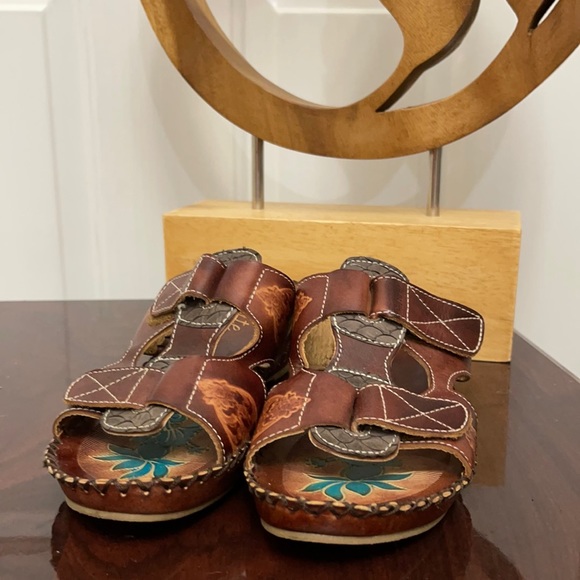 Corkys Elite Women’s Sandals Covington - Brown Tooled Leather - 8M - Picture 2 of 9